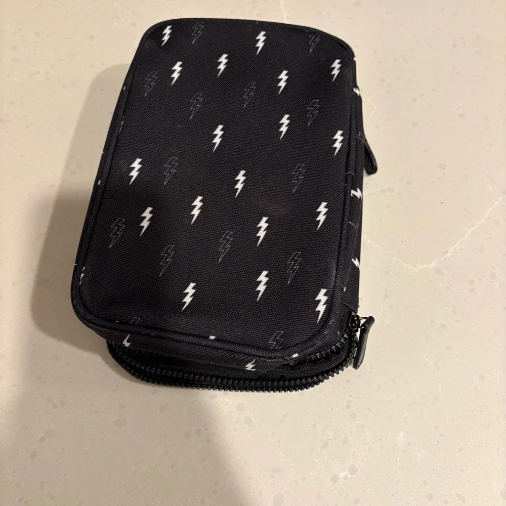 Rad Rev Black and White Lightning Bolt Jewelry Travel Bag - Picture 6 of 9